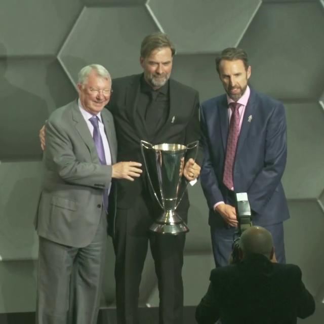 华体会官方-克洛普包揽双料大奖，弗格森颁奖表示“太痛苦了”！